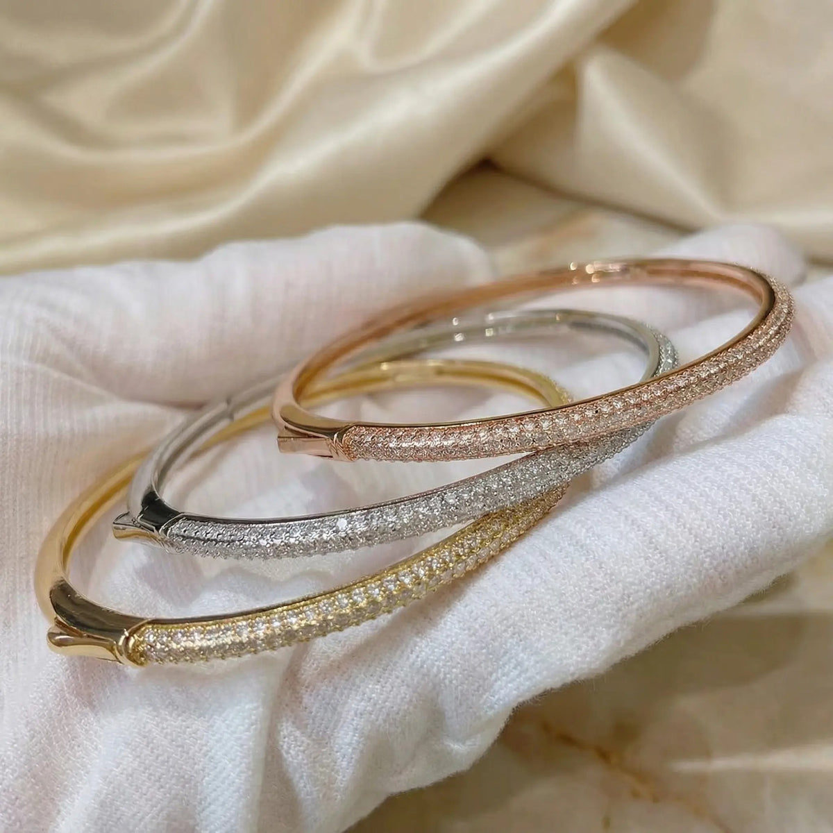 ✨ Eterna Bangle – אטרנה צמיד קשיח
