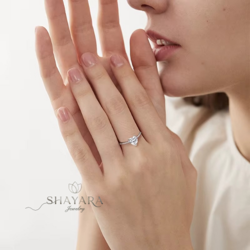 טבעת לב משובת מוסנייט נוצצים במיוחד