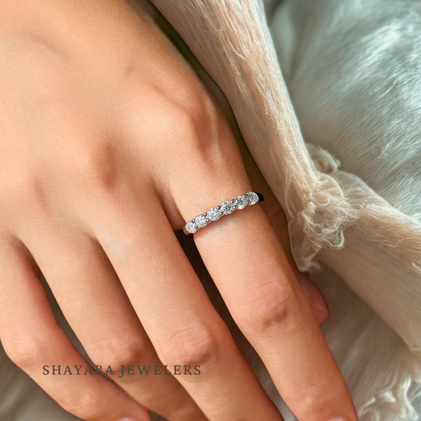 Soft Shine – טבעת חצי שיבוץ 1 קראט