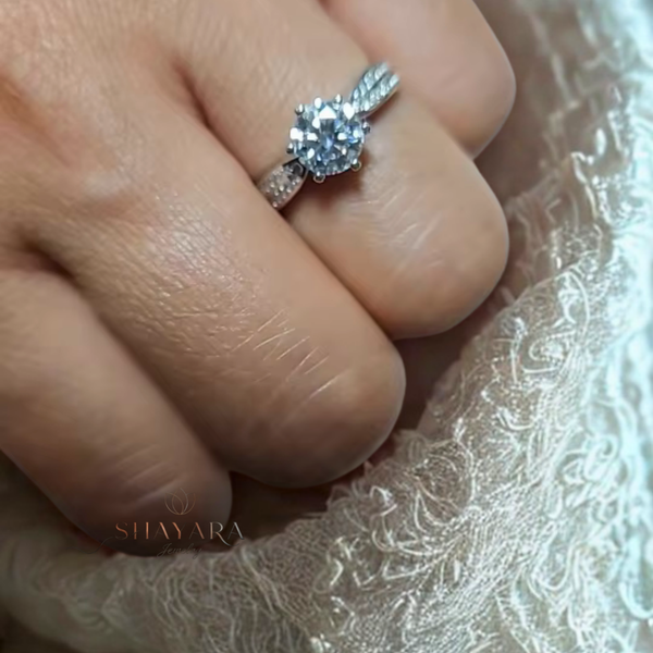 טבעת "Diamond Glow" מבית SHAYARA
