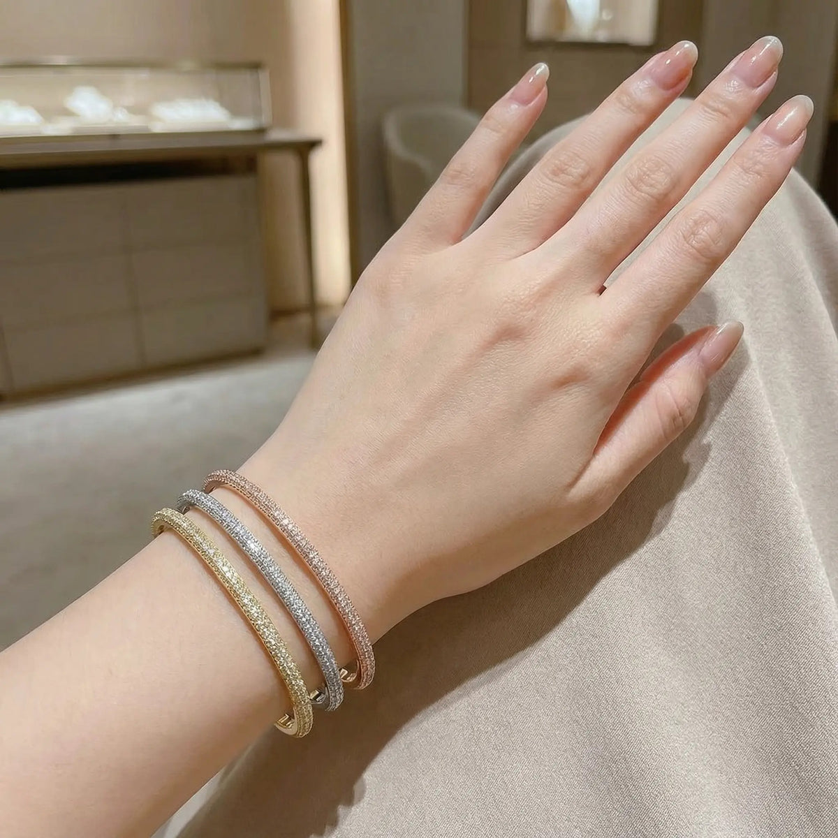 ✨ Eterna Bangle – אטרנה צמיד קשיח